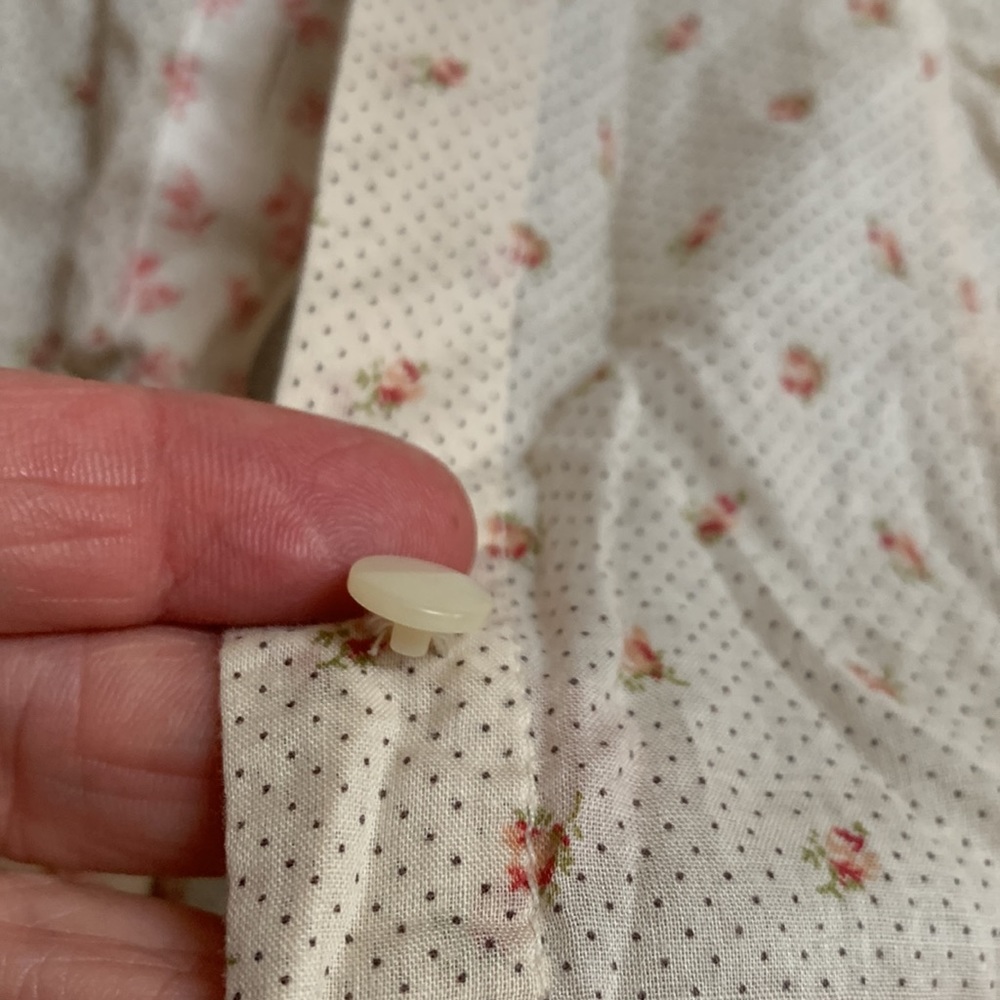 Gap Button Down Shirt Size Large Flowered Design - image 4